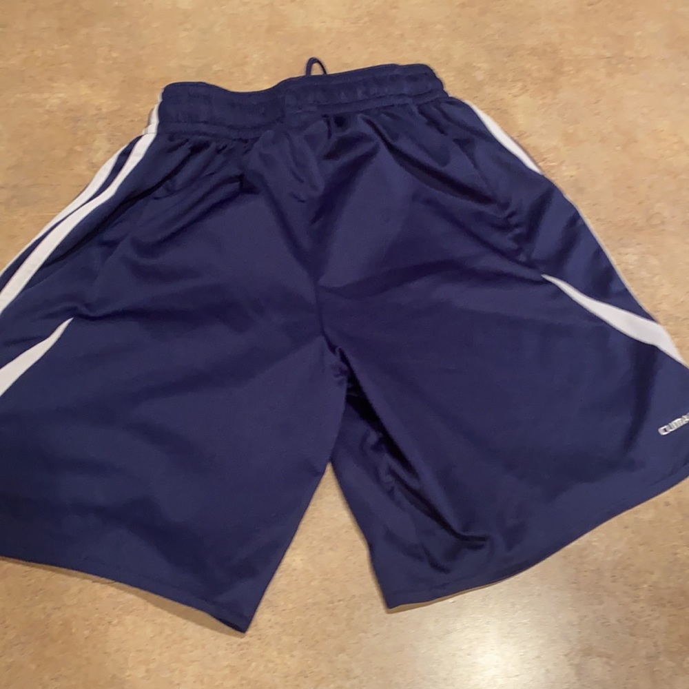 Boys Adidas shorts size small - Picture 4 of 4
